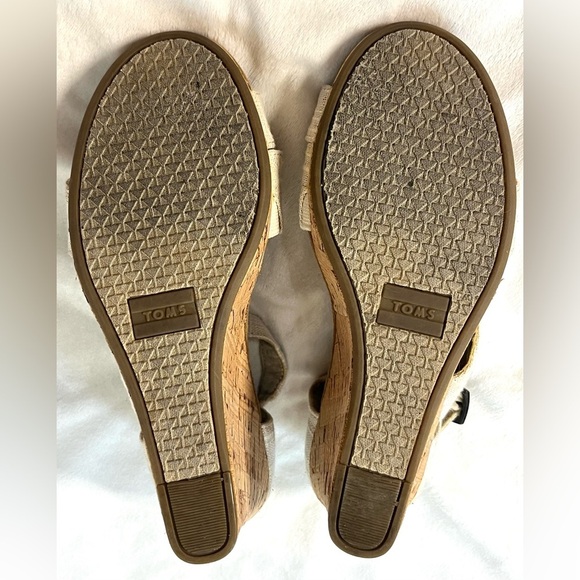 Toms Beige Wedge Sandals Adjustable Strap Cork Wedge Women’s Size 6.5 - Picture 11 of 11